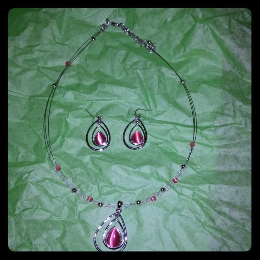 Lia Sophia set of matching earings and necklace